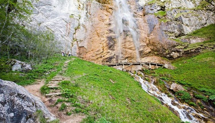 Skakavac Waterfall